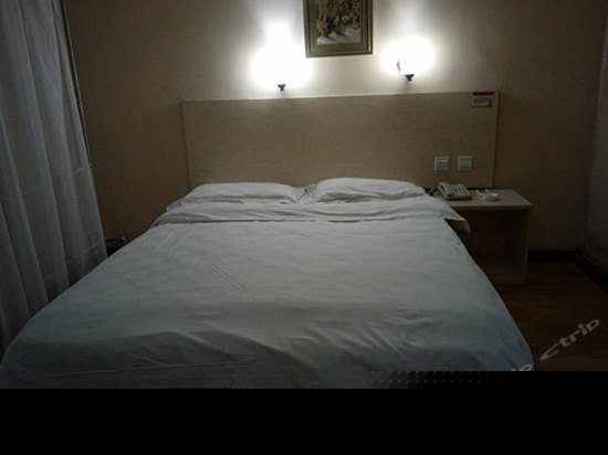 经济大床房（无窗）