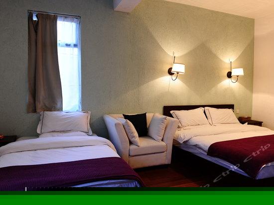 中和庭院家庭房