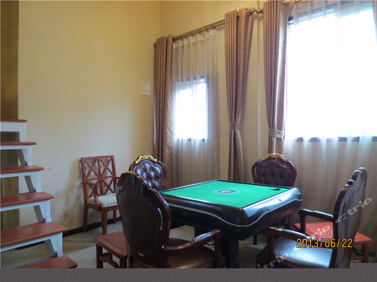 跃层大床机麻房