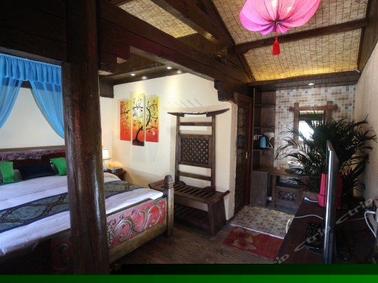 陌上花阳光大床房