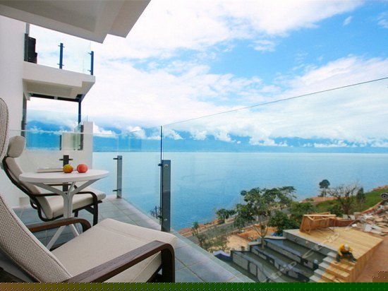 侧面海景豪华大床房