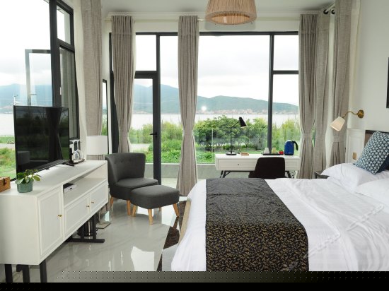 高级海景阳台大床房