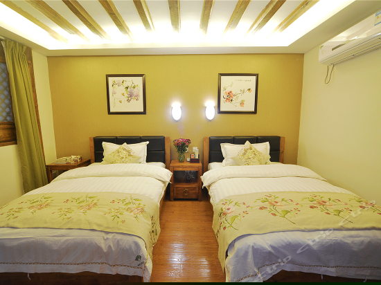 二号院时光雅舍双床房