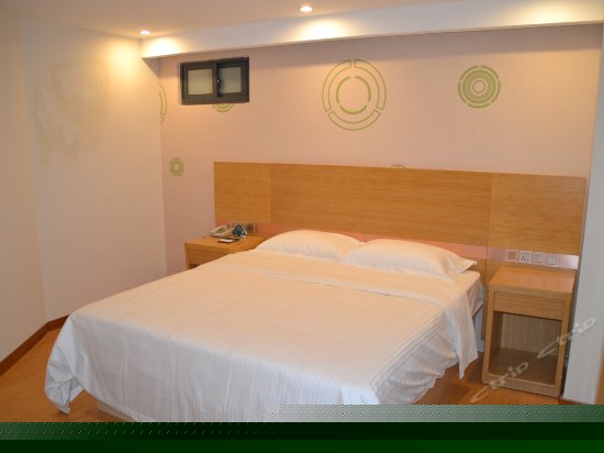 1.8米床特惠大床房(无窗)