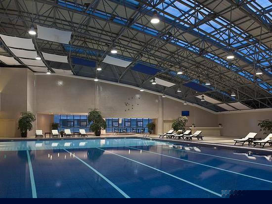 室内游泳池