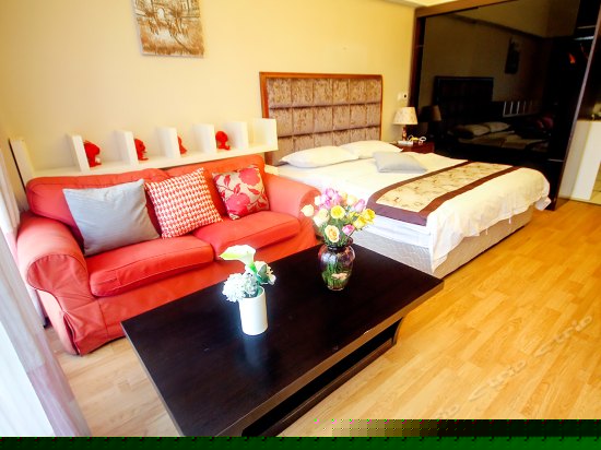 浪漫情侣大床房