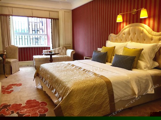 豪华大床房