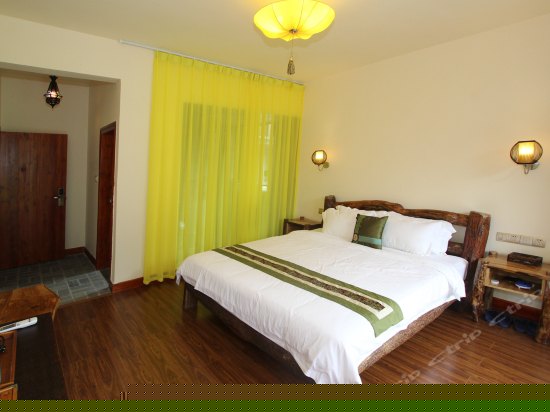 河景阳台大床房