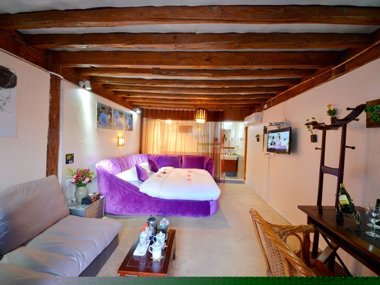 义尚典雅蜜月房