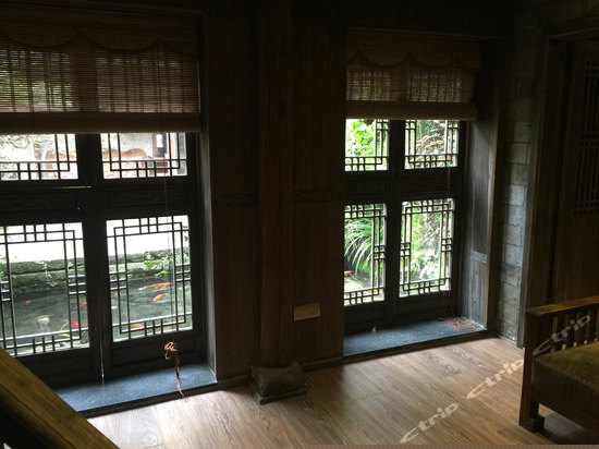 花园复式豪华月光套房