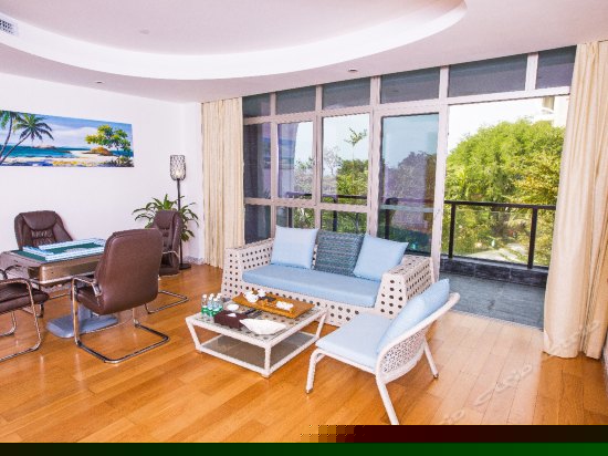 珊瑚家庭豪华两室一厅套房