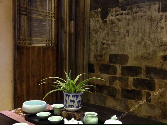 西楼一层豪华复式景观套房