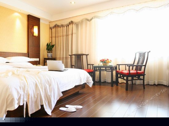 高级大床房