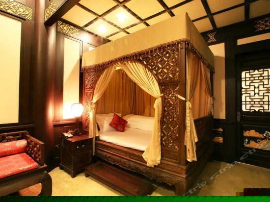 豪华特色大床房