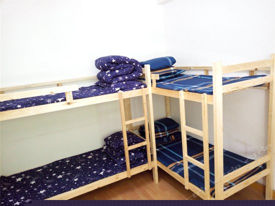 男生六人间（床位）