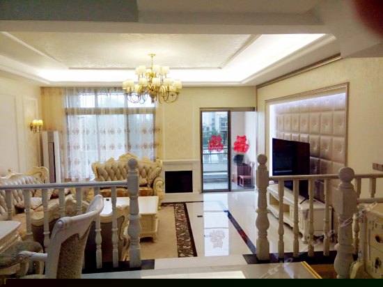 景观豪华家庭房