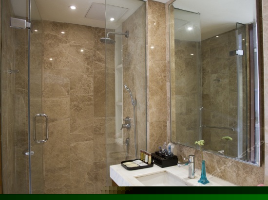 豪华海河景大床房