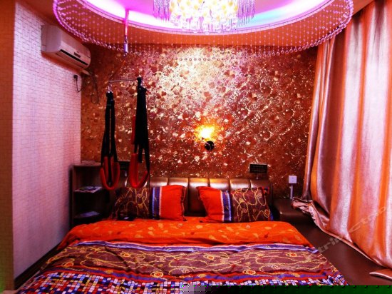 豪华按摩浴缸房