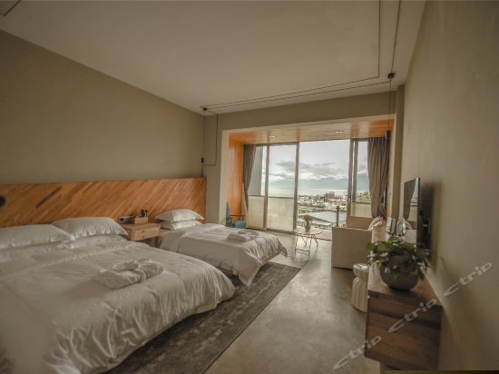 最美洱海阳台海景家庭房