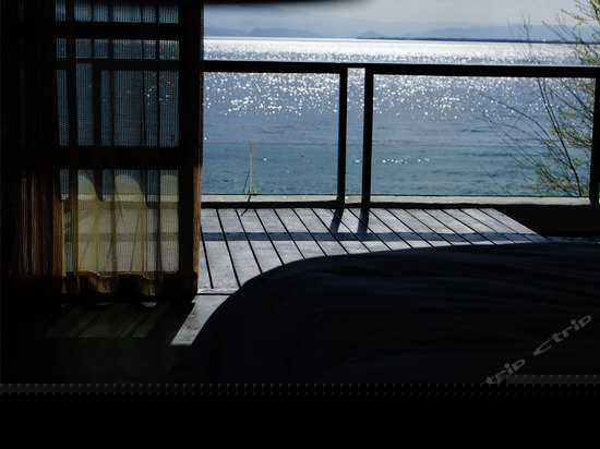 暗香-复古豪华大床房