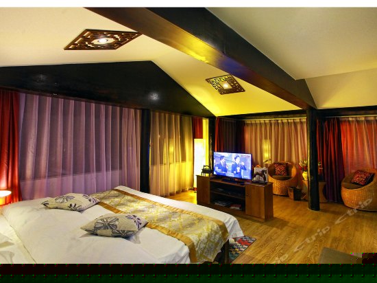 二楼豪华观景大床房