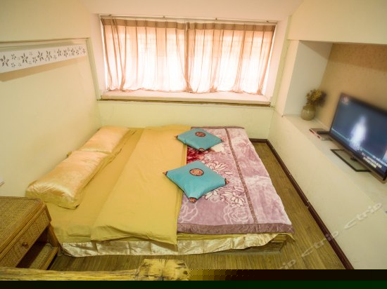 二楼岁月静好大床房