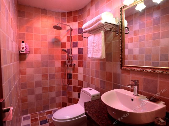 山景豪华大床房