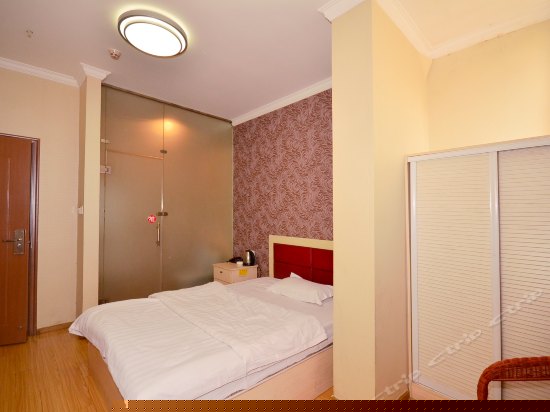 数码单人大床房