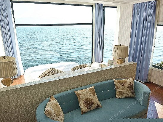 亲水海景大床房