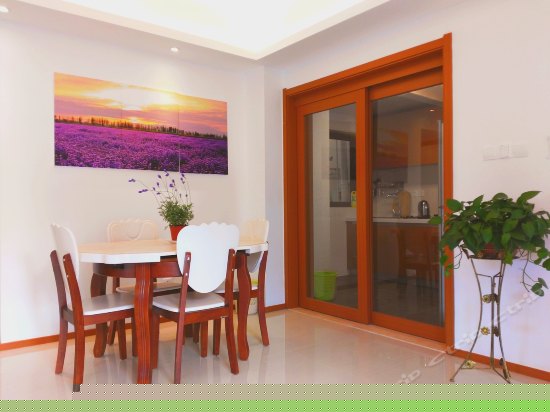 普罗旺斯薰衣草主题180度海景三居室套房