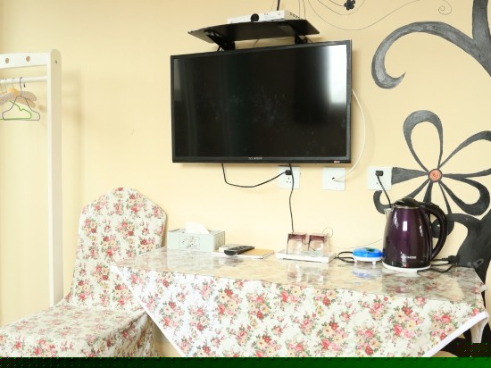 虞美人温馨阳光大床房