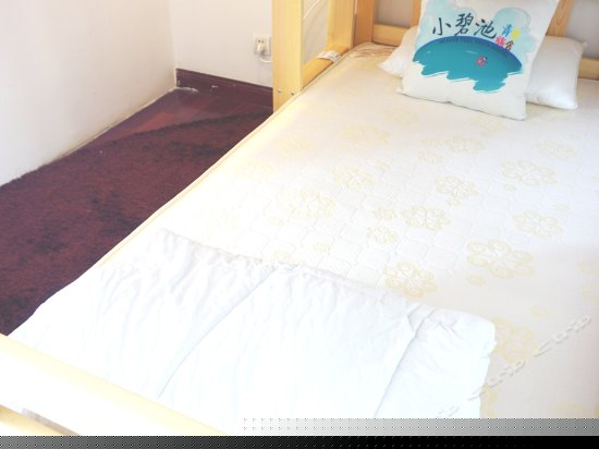 幺妹星月八人房(床位)