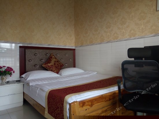 电脑大床间(内宾）