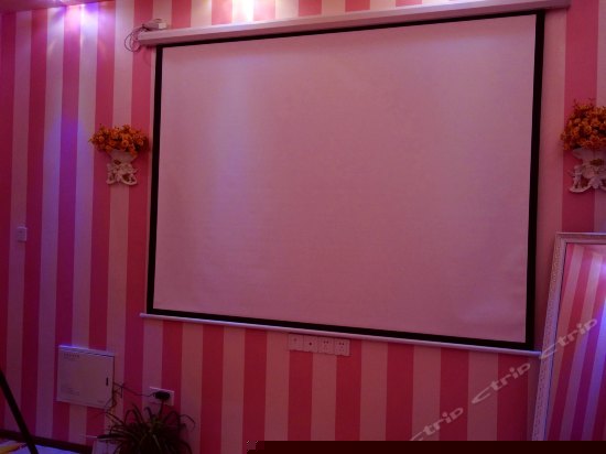 Hello kitty主题电影房