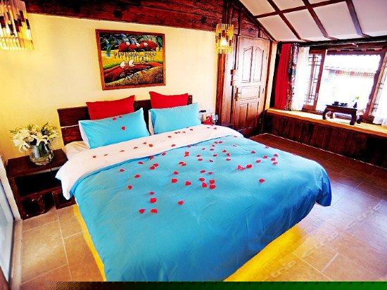 古城曲巷豪华纳西大床房