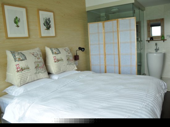 烟雨湖景大床房