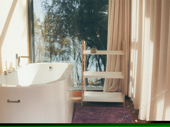 海景浴缸大床房