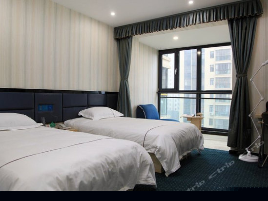 豪华电脑标间套房