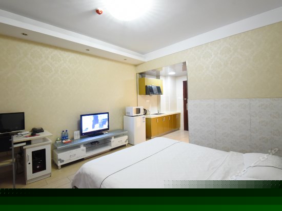 豪华电脑大床间