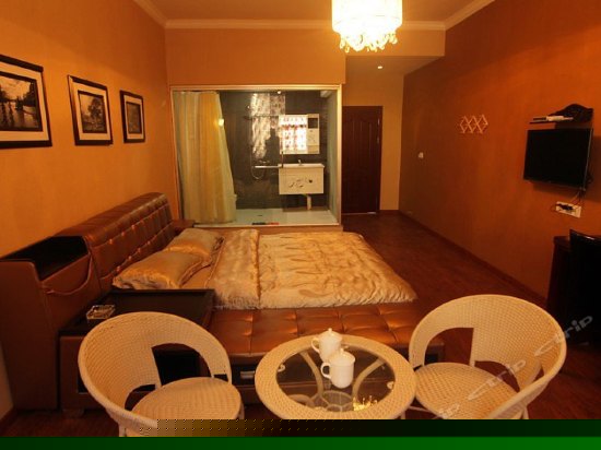 韩式榻榻米大床房