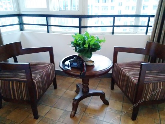 云山居超大床榻榻米房