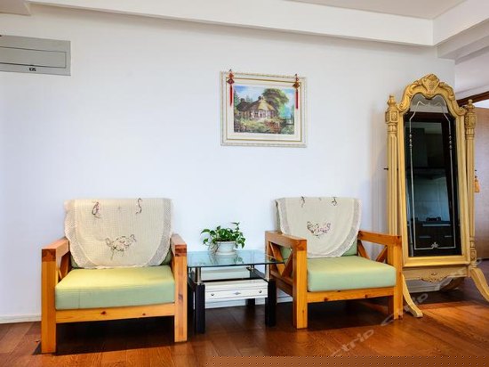 豪华三卧双卫海景套房