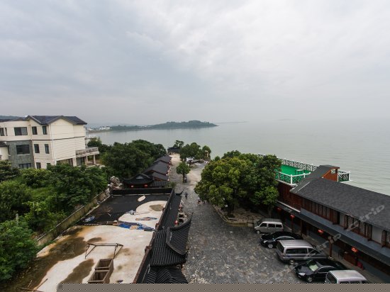 特色湖景阳台套房