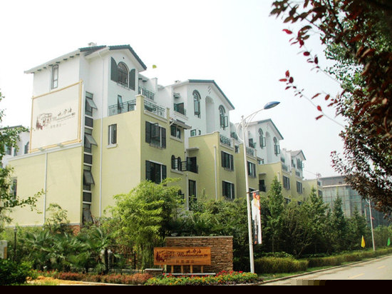 地中海联排别墅