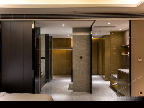 魅力豪华大床房