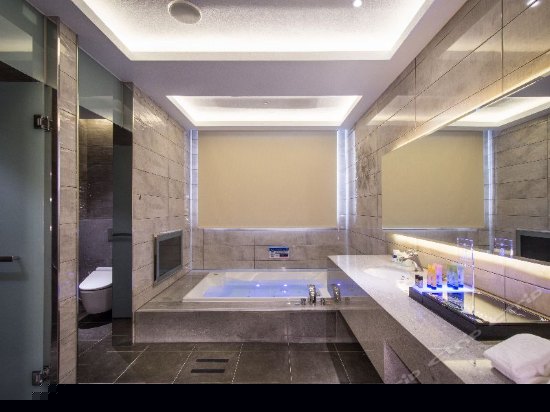 商务丽致温馨四人房