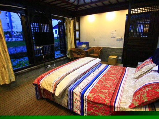 清风亭两面环河独栋庭院观景