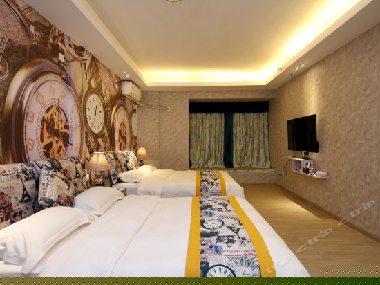 欢乐时光双床房