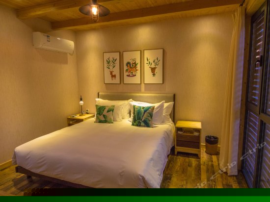 营地博览园杉林特色屋