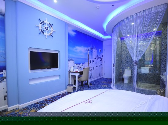 左岸情调圆床房